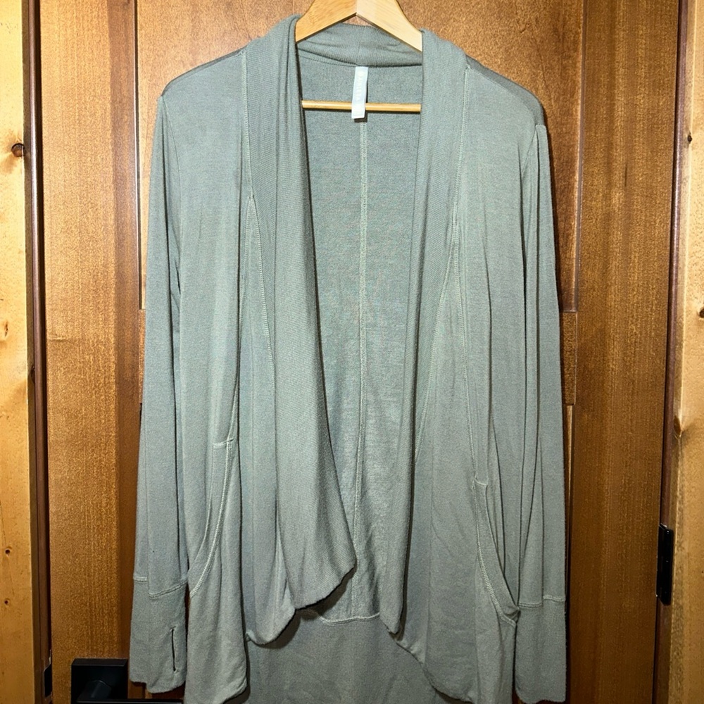 Athleta Nirvana‎ Cardigan Womens Small Sage Green Open Front Pockets Soft